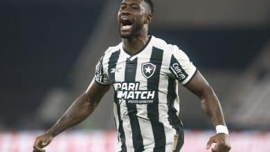 &lsquo;Orgulho da Angola&rsquo;, zagueiro Bastos aproxima o Botafogo de pa&iacute;s africano