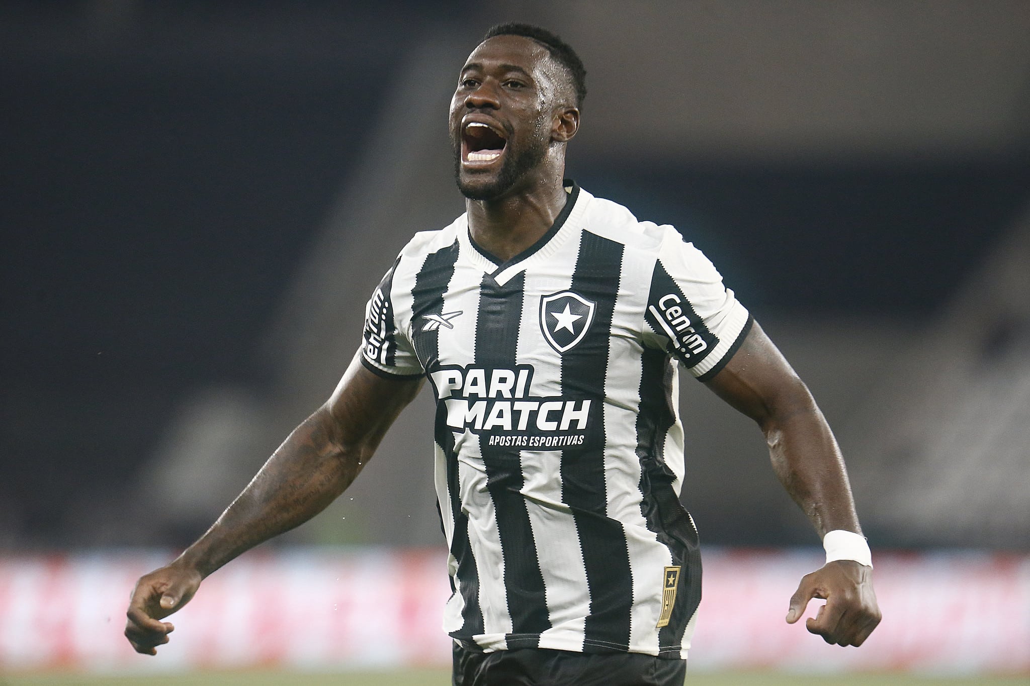 &lsquo;Orgulho da Angola&rsquo;, zagueiro Bastos aproxima o Botafogo de pa&iacute;s africano