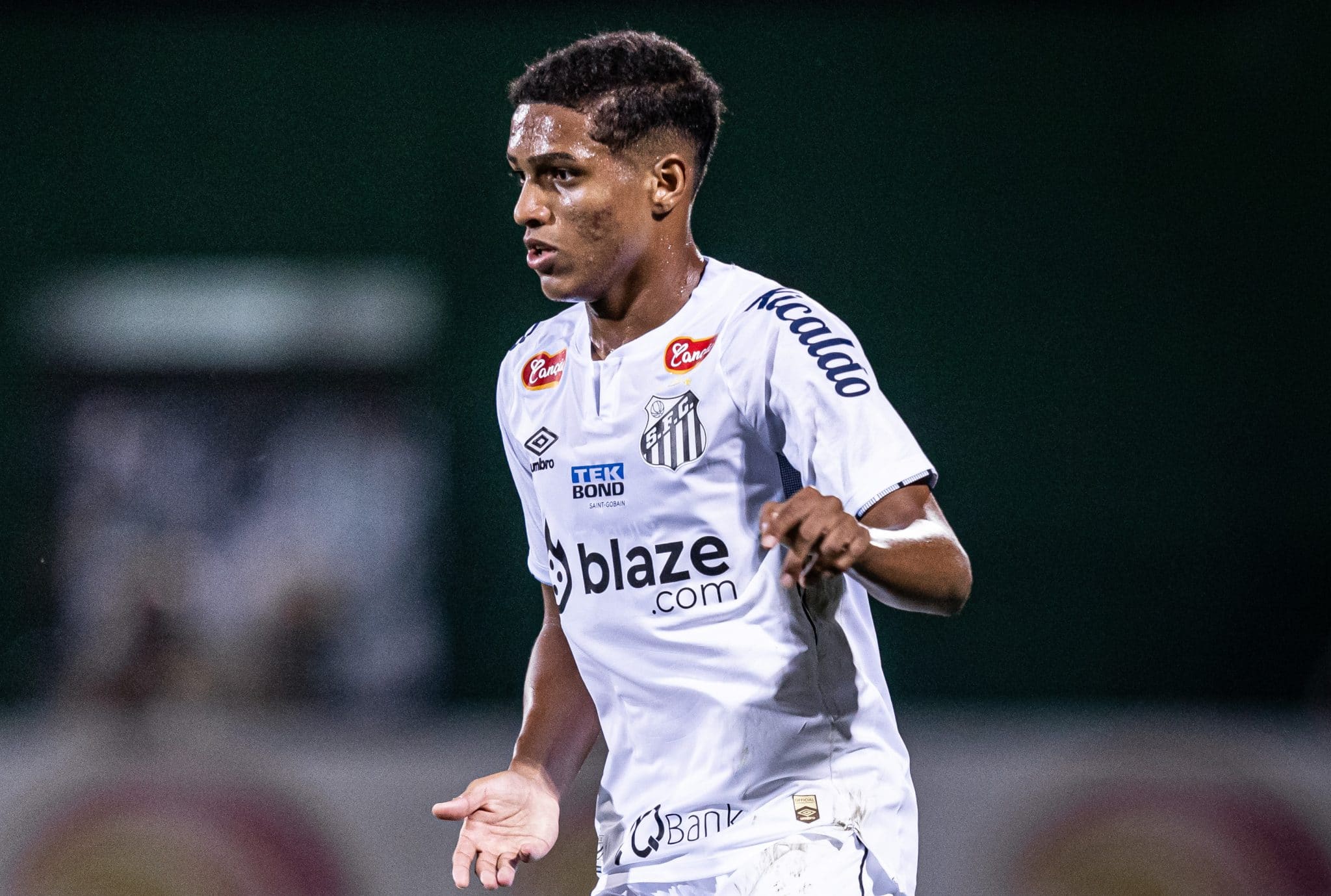 Chamado de &lsquo;novo Marcelo&rsquo; na Europa, promessa do Santos pode assinar pr&eacute;-contrato nos pr&oacute;ximos dias