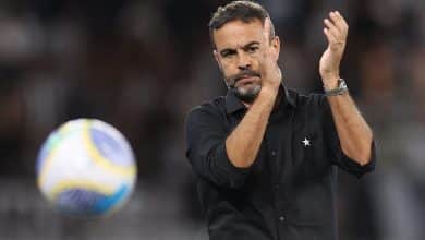 Artur Jorge foge de clich&ecirc;s ao falar sobre vantagem do Botafogo sobre o Palmeiras