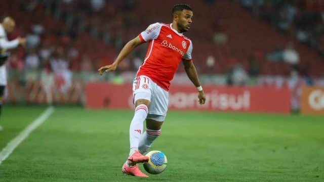 Titular absoluto do Inter em 2023 ter&aacute; primeira chance com Roger Machado