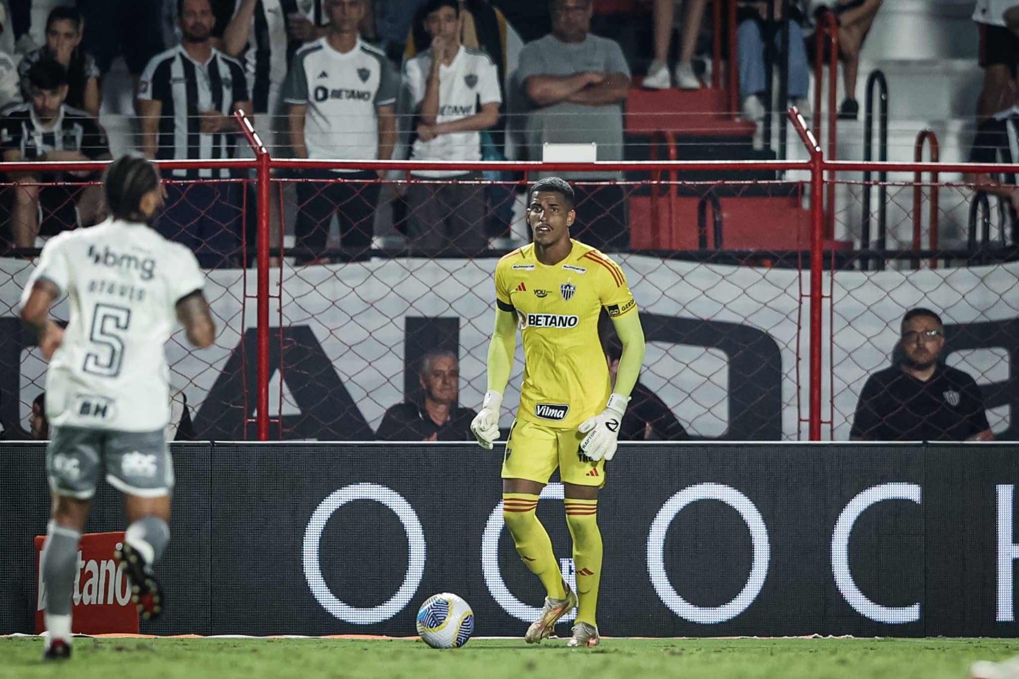 Gabriel Delfim estreou professionalmente