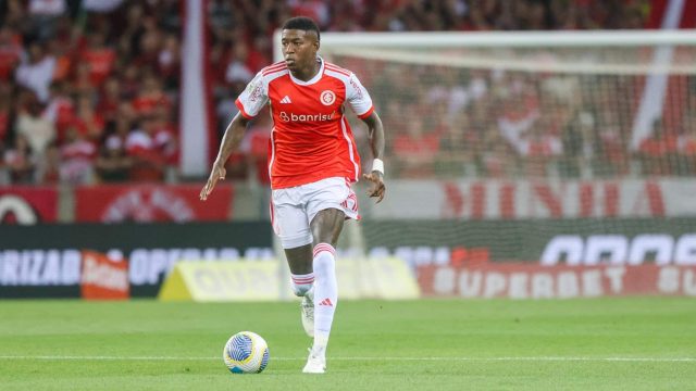 Destaque do Internacional desabafa sobre Sele&ccedil;&atilde;o: &lsquo;N&oacute;s, do sul, precisamos fazer o dobro&rsquo;