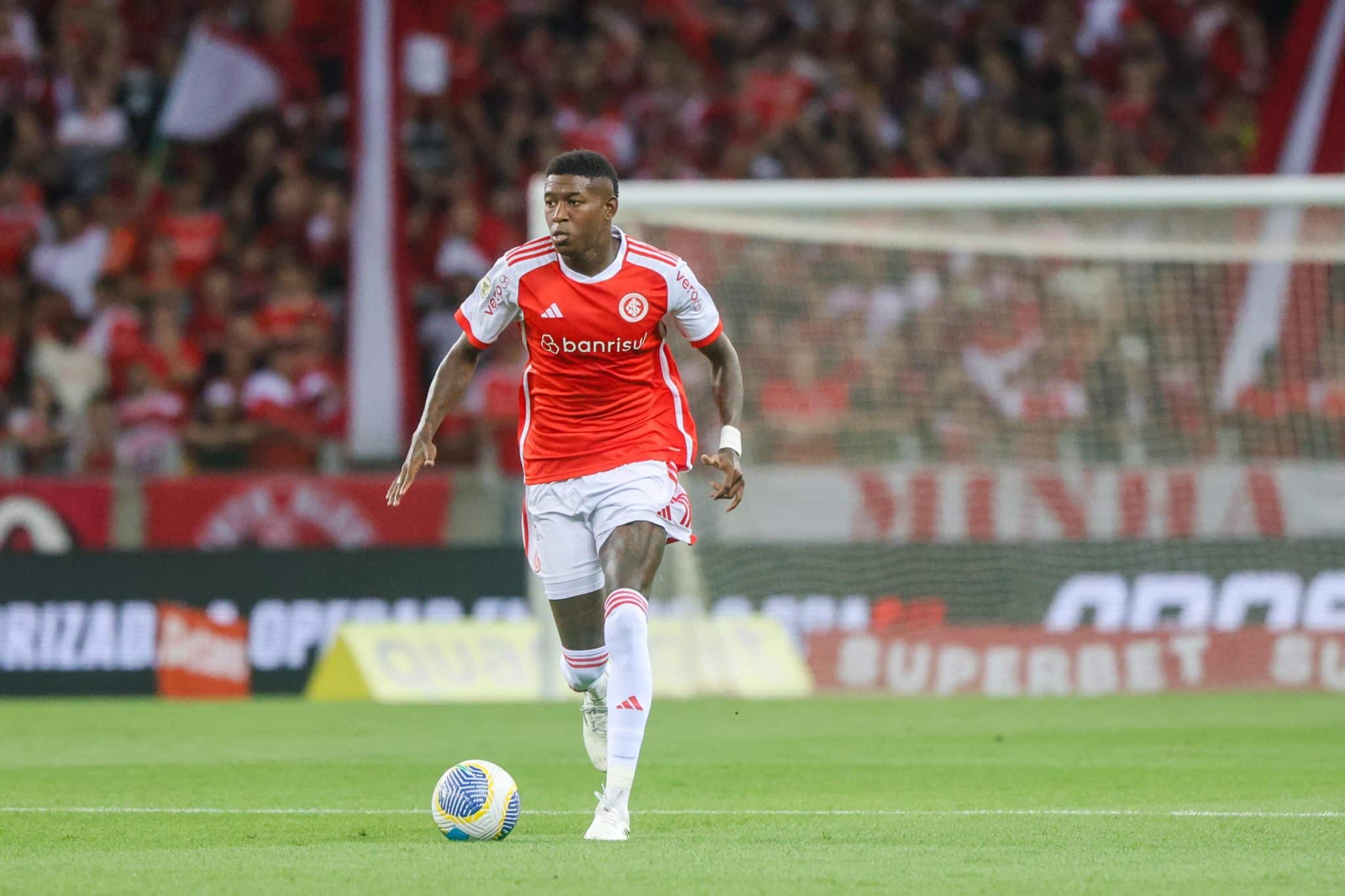 Destaque do Internacional desabafa sobre Sele&ccedil;&atilde;o: &lsquo;N&oacute;s, do sul, precisamos fazer o dobro&rsquo;