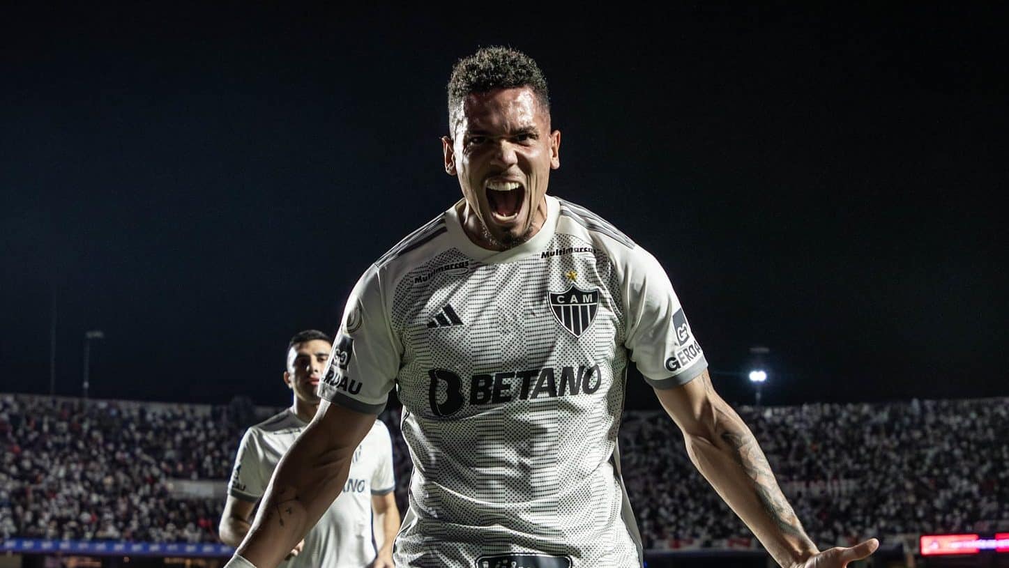 Paulinho vibra com o gol do Atl&eacute;tico sobre o S&atilde;o Paulo