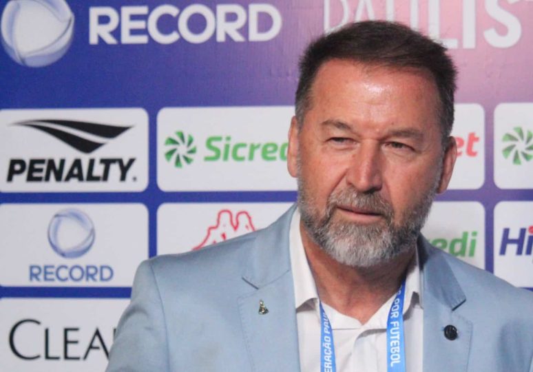 Corinthians adia reunião que pode definir afastamento de Augusto Melo