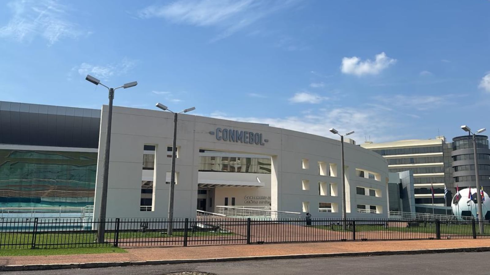 Sede, CT e hotel: como s&atilde;o as estruturas da Conmebol no Paraguai?