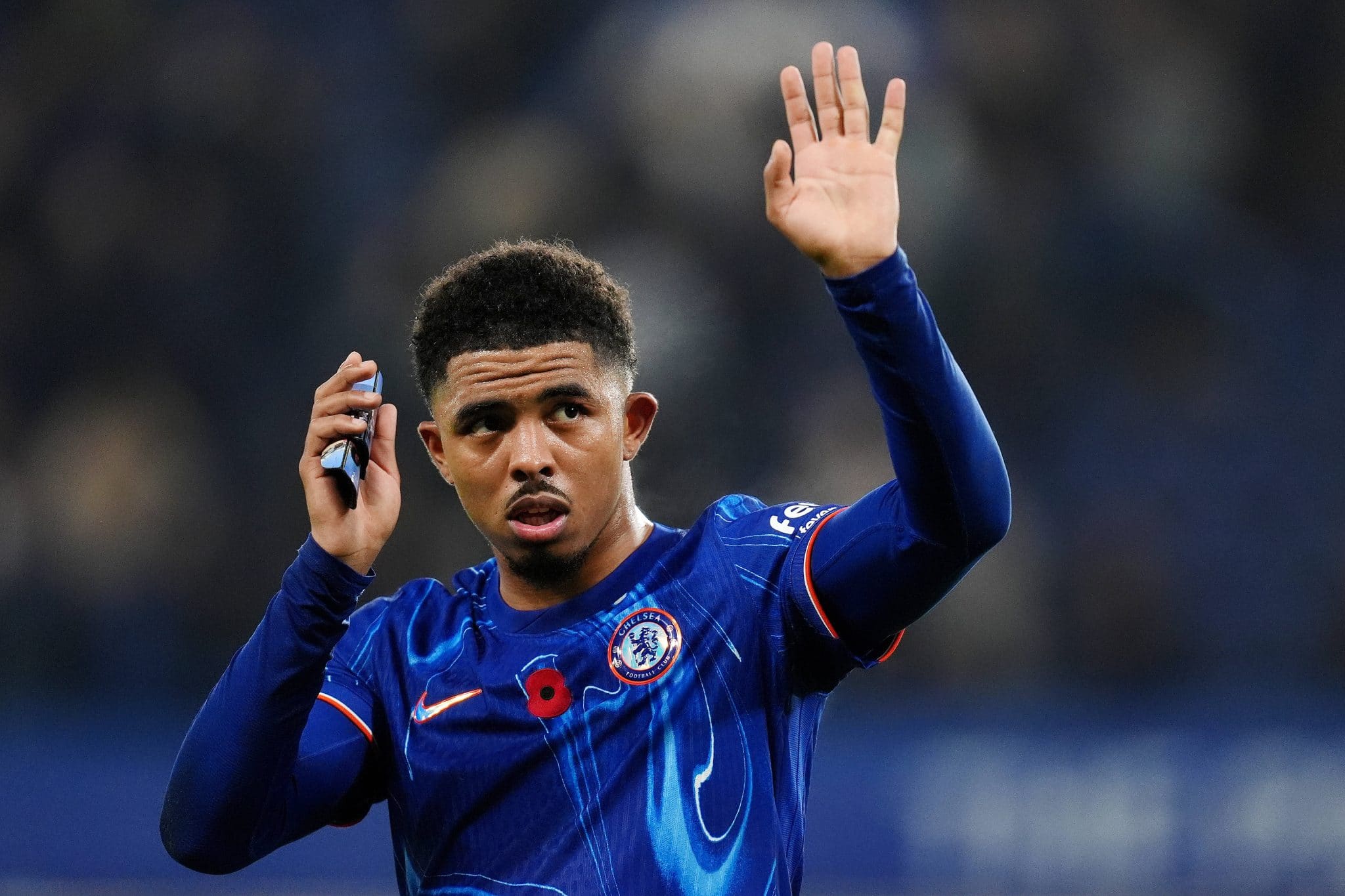 Fofana apresentou uma inflama&ccedil;&atilde;o em seu joelho. Deschamps decidiu cort&aacute;-lo da convoca&ccedil;&atilde;o da Fran&ccedil;a a fim de poupar o jogador