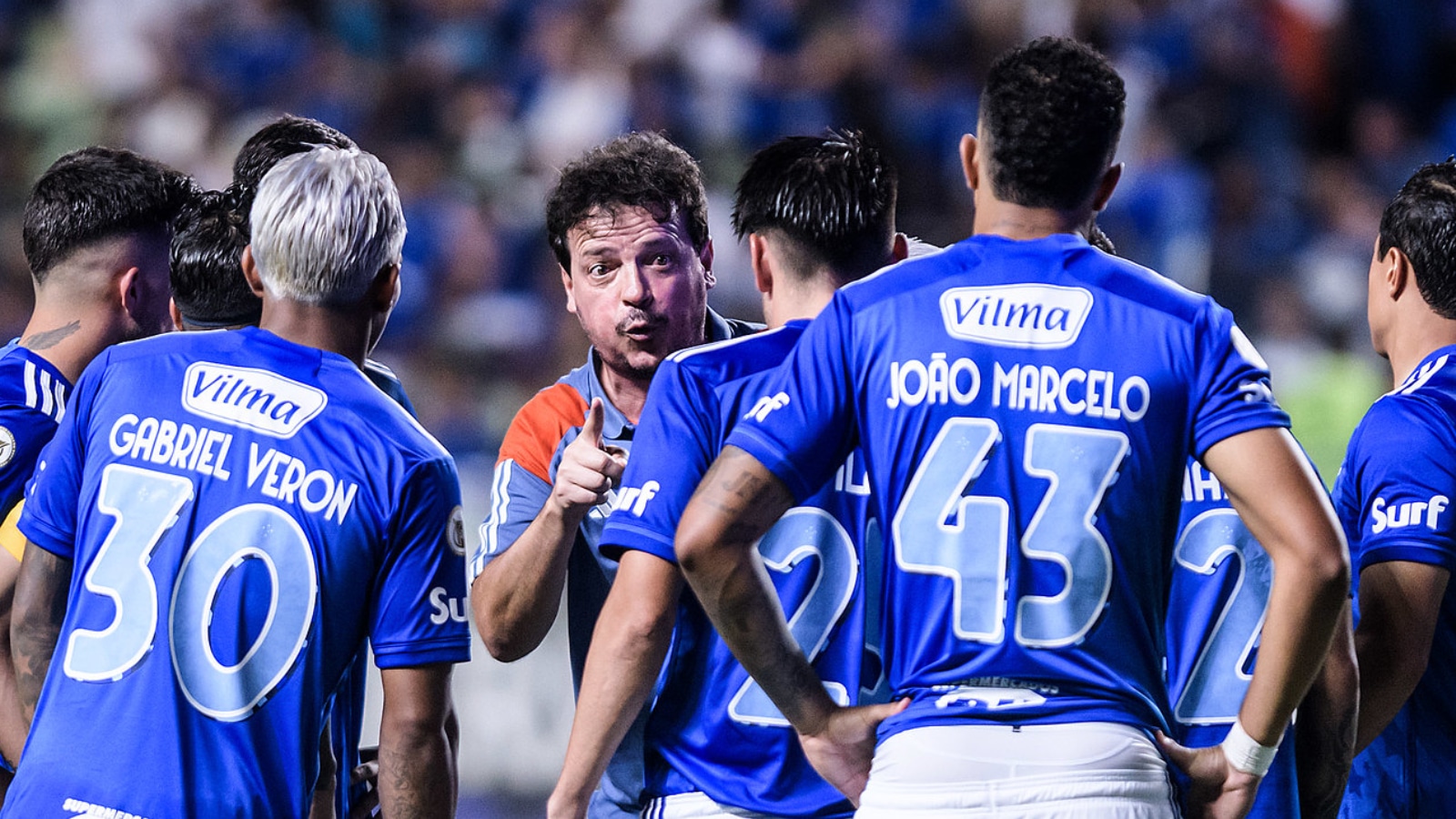 Por que Diniz quase nunca usa todas as substitui&ccedil;&otilde;es no Cruzeiro