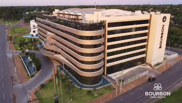 Hotel Bourbon fica ao lado do Centro de Conven&ccedil;&otilde;es da Conmebol, em Luque, no Paraguai