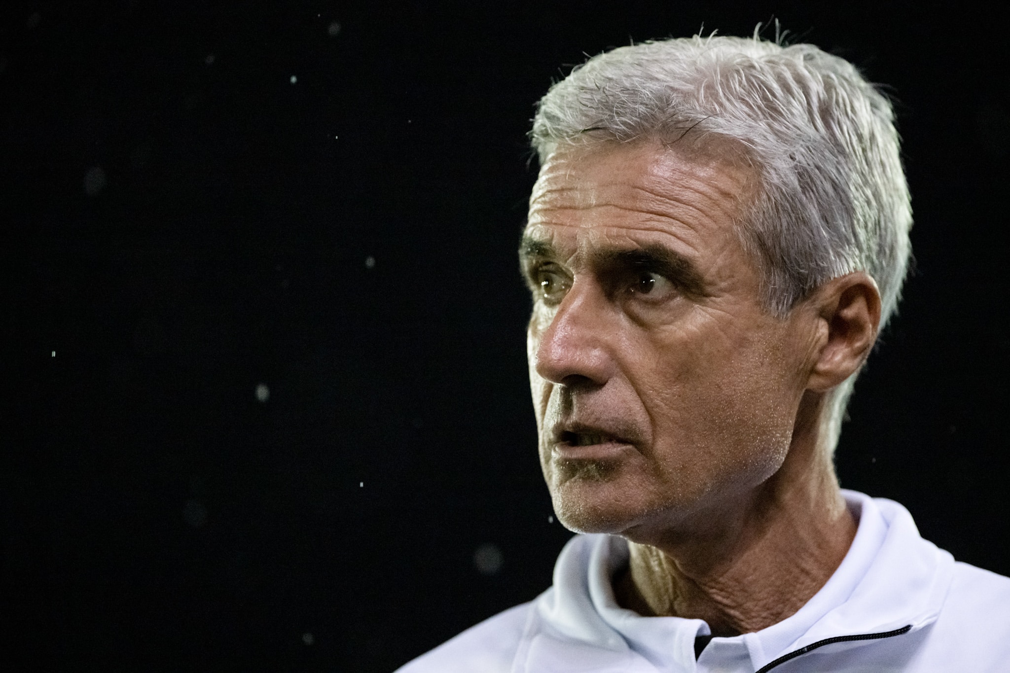 Lu&iacute;s Castro no Santos? Agente de portugu&ecirc;s estipula prazo para definir pr&oacute;ximo clube