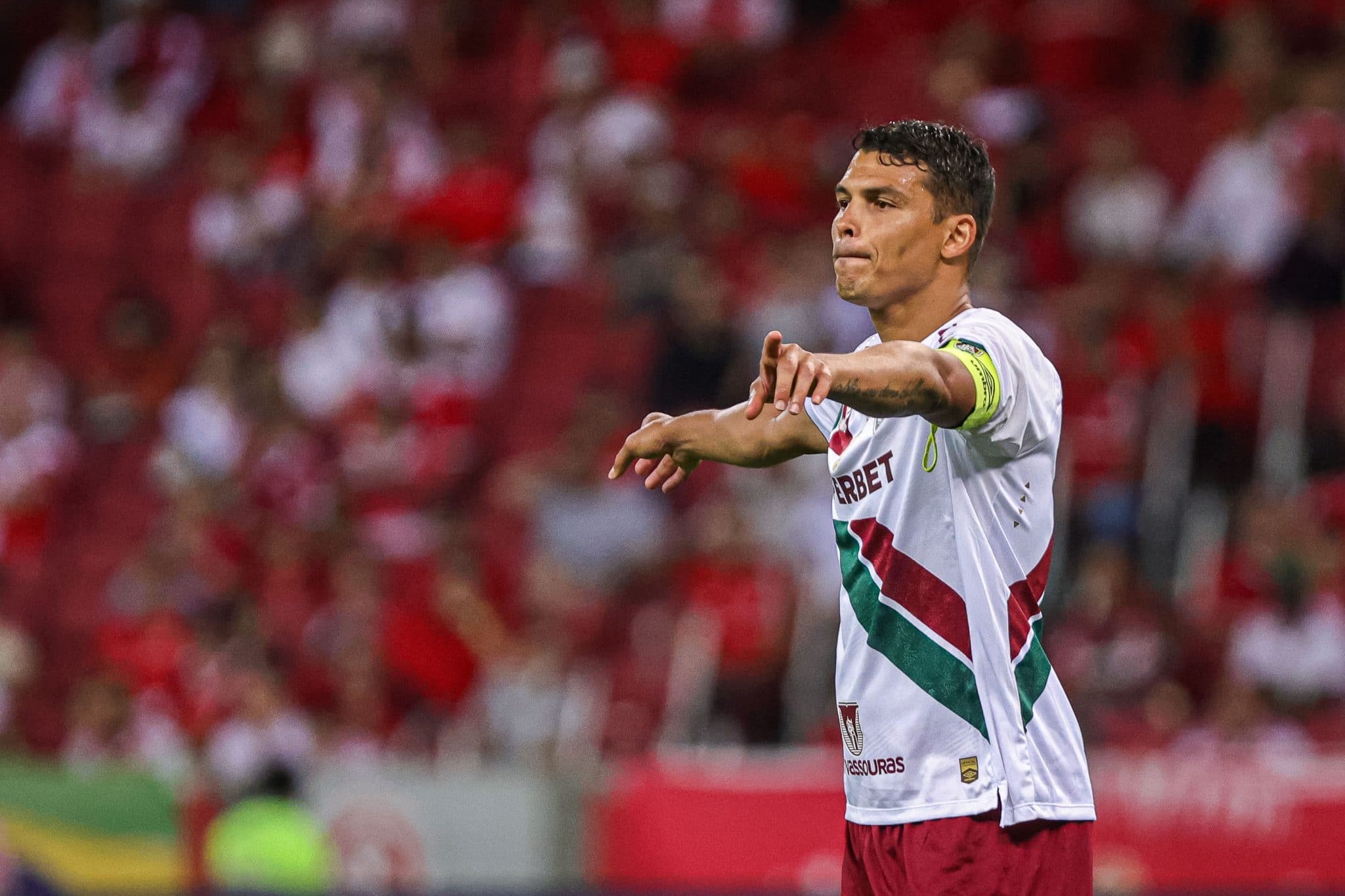 Em primeiro jogo sem Marcelo, Mano erra e Fluminense volta a se complicar no Brasileir&atilde;o