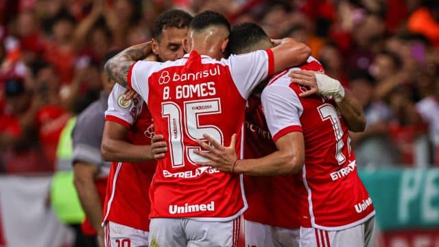 Estrat&eacute;gia falha de Mano faz Roger super&aacute;-lo e atingir recorde pelo Internacional