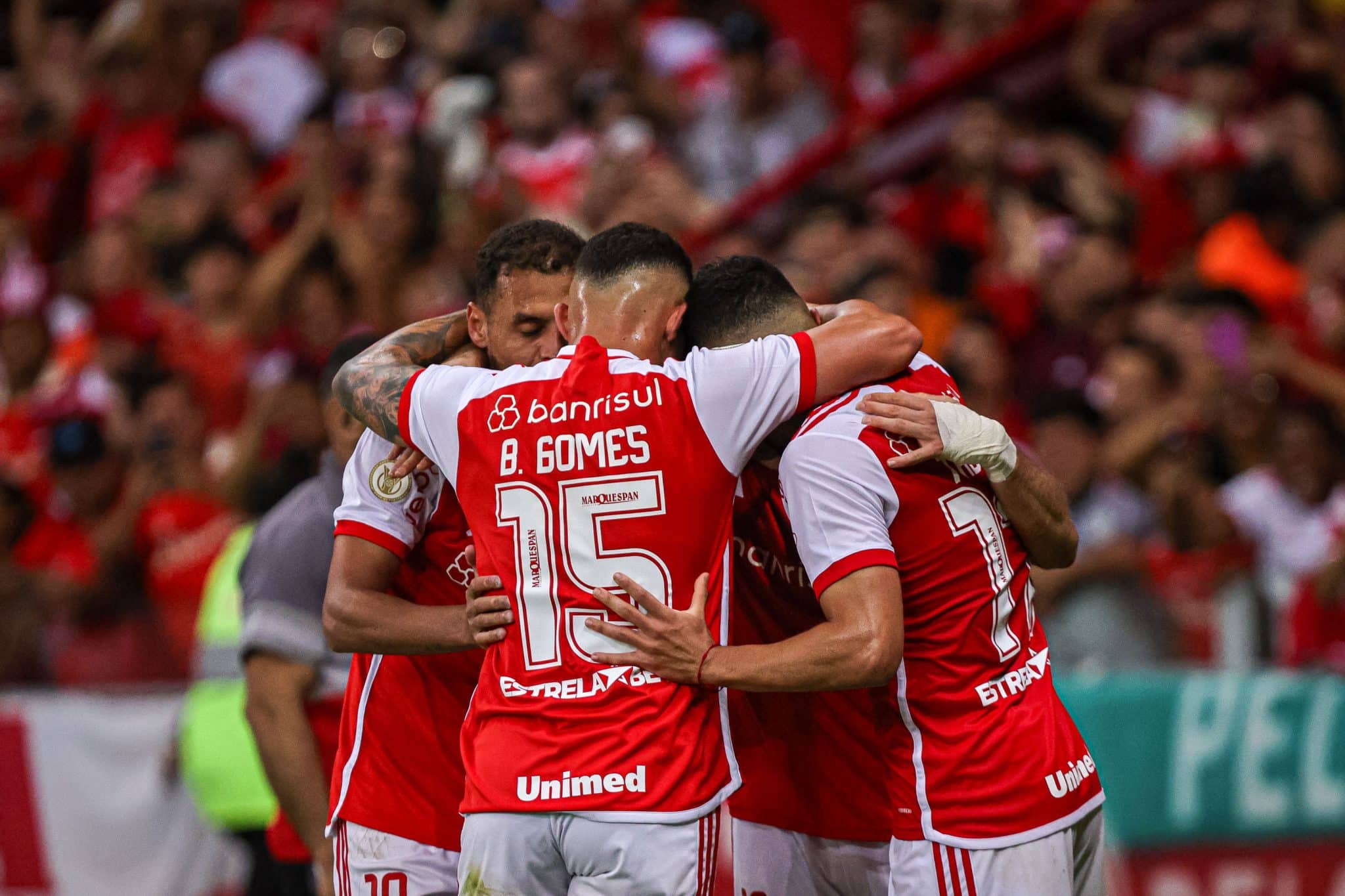 Estrat&eacute;gia falha de Mano faz Roger super&aacute;-lo e atingir recorde pelo Internacional