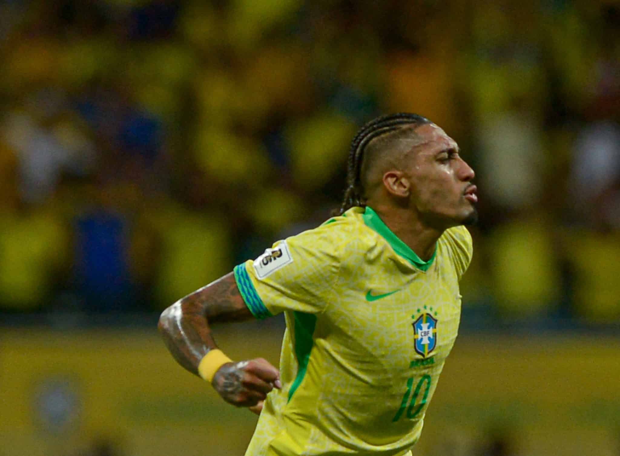 &lsquo;Jogamos para c***&rsquo;: Raphina rebate vaias para a Sele&ccedil;&atilde;o ap&oacute;s empate com Uruguai