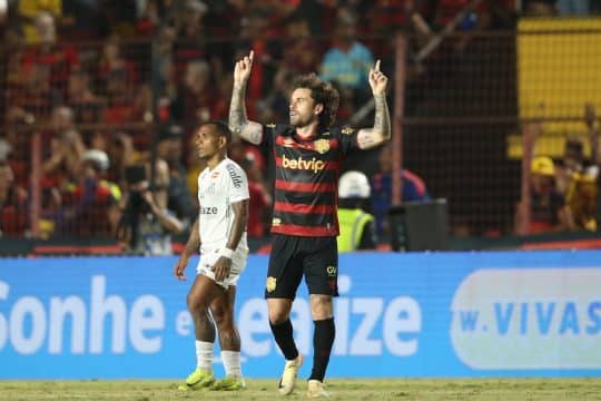 Lucas Lima faz valer a multa, Sport vence o Santos alternativo e conquista o acesso