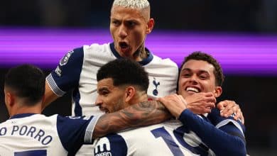 Richarlison ajuda o Tottenham, mas sofre les&atilde;o e aumenta calv&aacute;rio na temporada