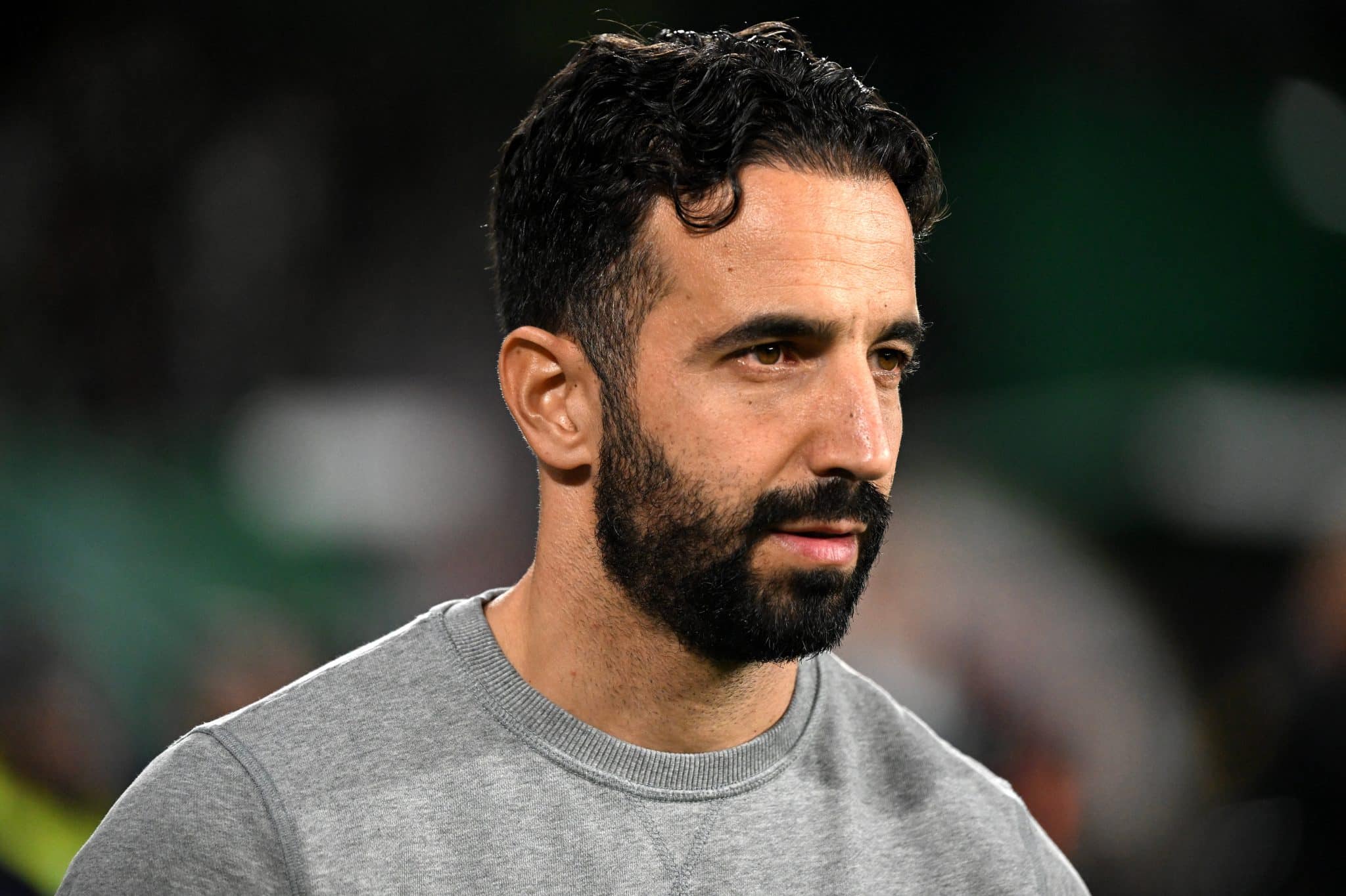 Primeiro refor&ccedil;o da era R&uacute;ben Amorim no Manchester United j&aacute; est&aacute; no elenco