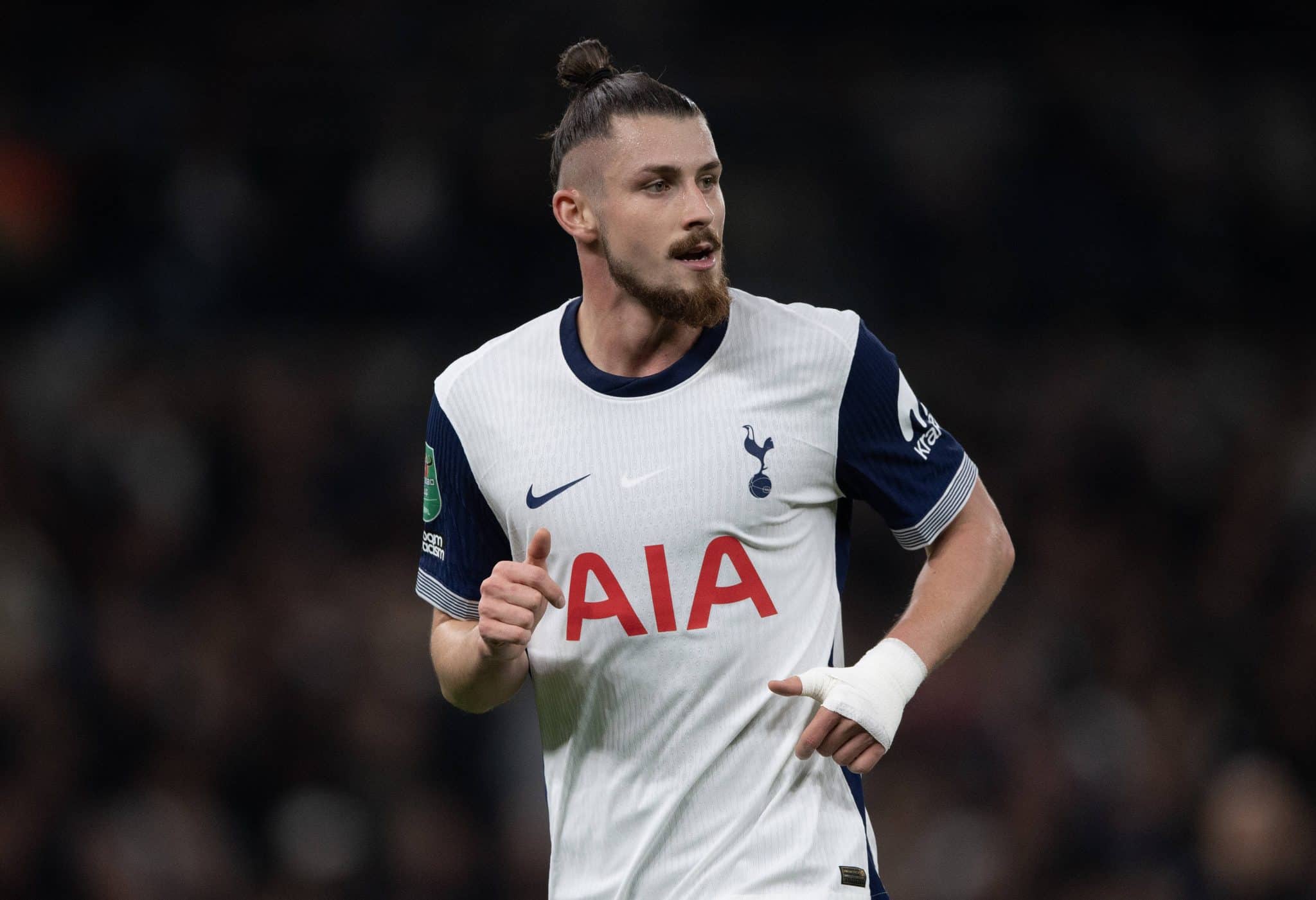 Cobi&ccedil;ado por italianos, zagueiro estabelece condi&ccedil;&atilde;o para seguir no Tottenham