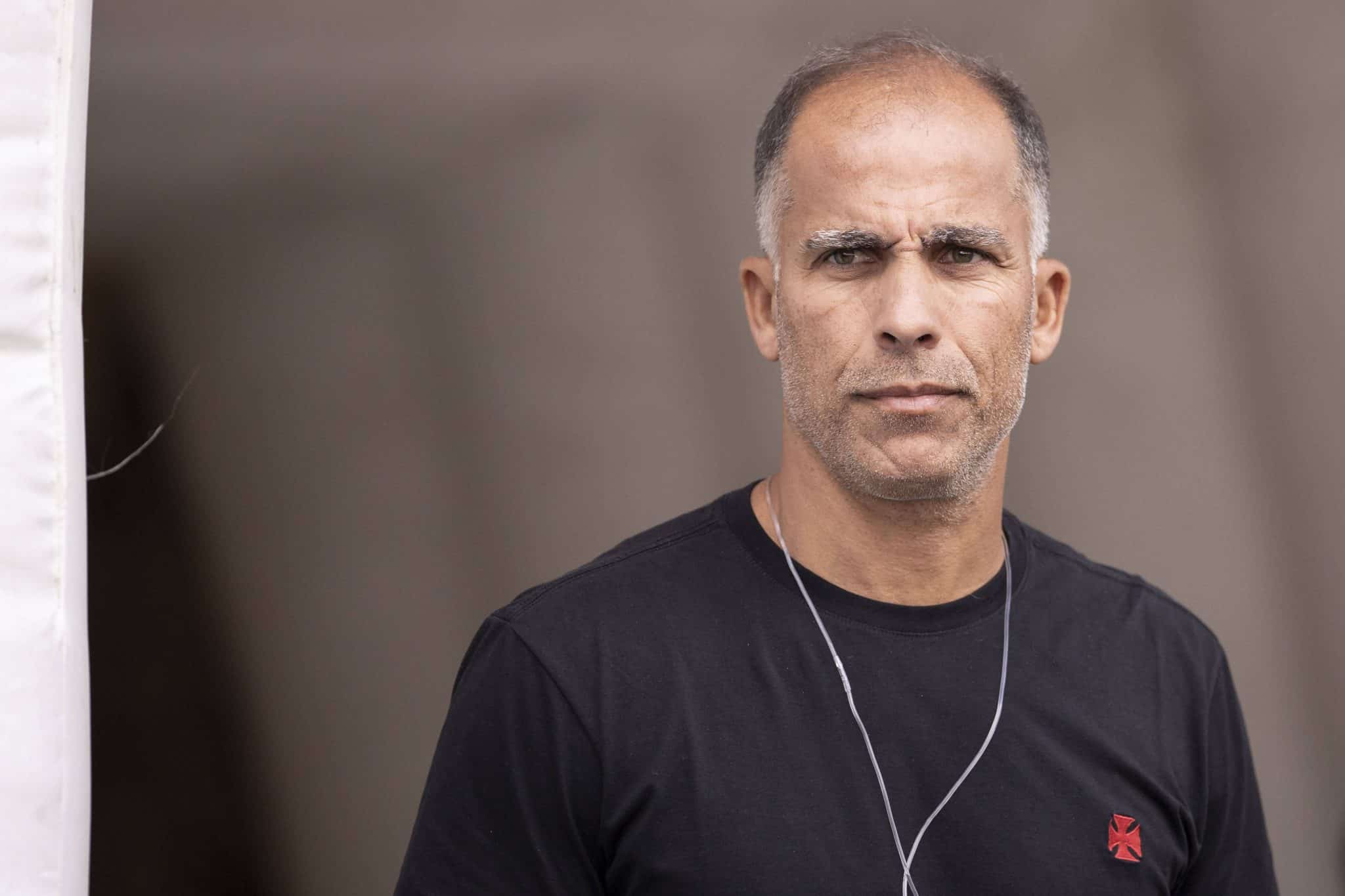 Vasco &eacute; salvo por gol de Alex Teixeira em estreia de Felipe, mas sai de S&atilde;o Janu&aacute;rio sob vaias