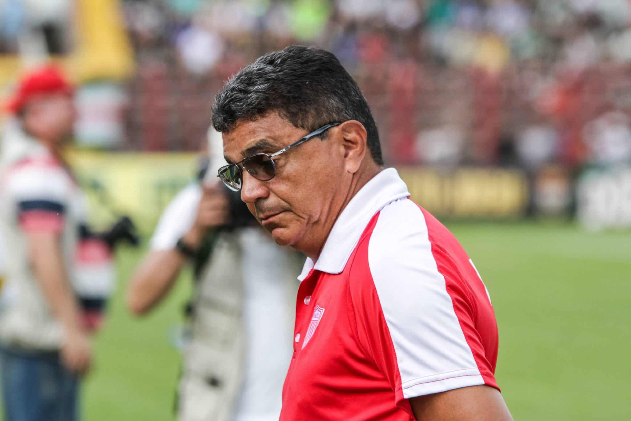 Ao lado de Givanildo Oliveira, Fl&aacute;vio Ara&uacute;jo &eacute; o treinador com mais acessos no futebol brasileiro