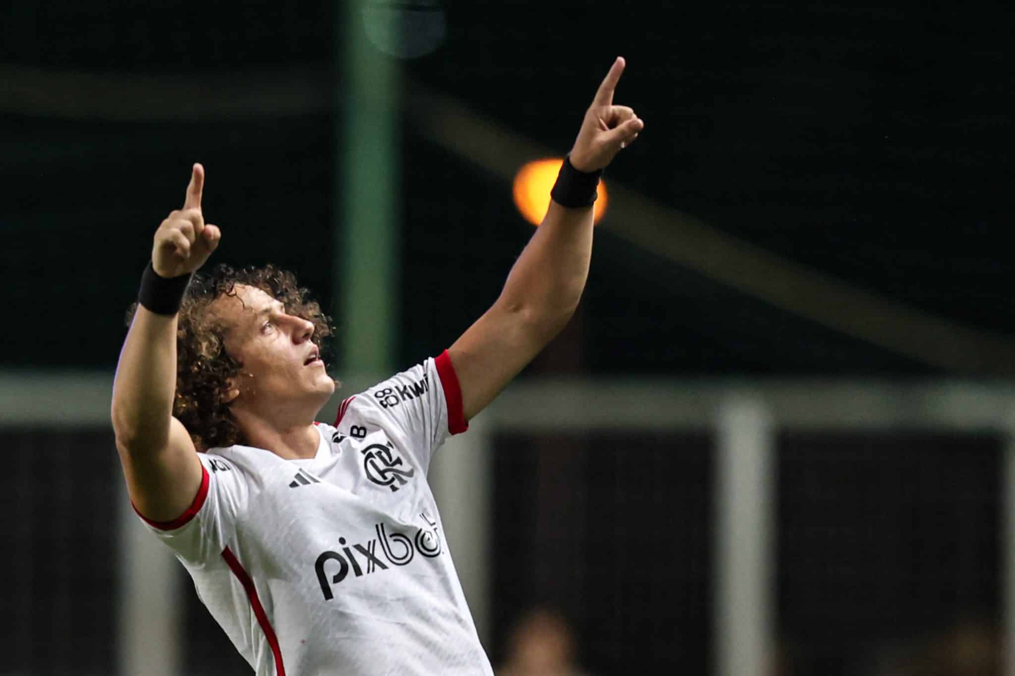 David Luiz mant&eacute;m escrita curiosa para zagueiros do Flamengo em meio a incerteza por renova&ccedil;&atilde;o