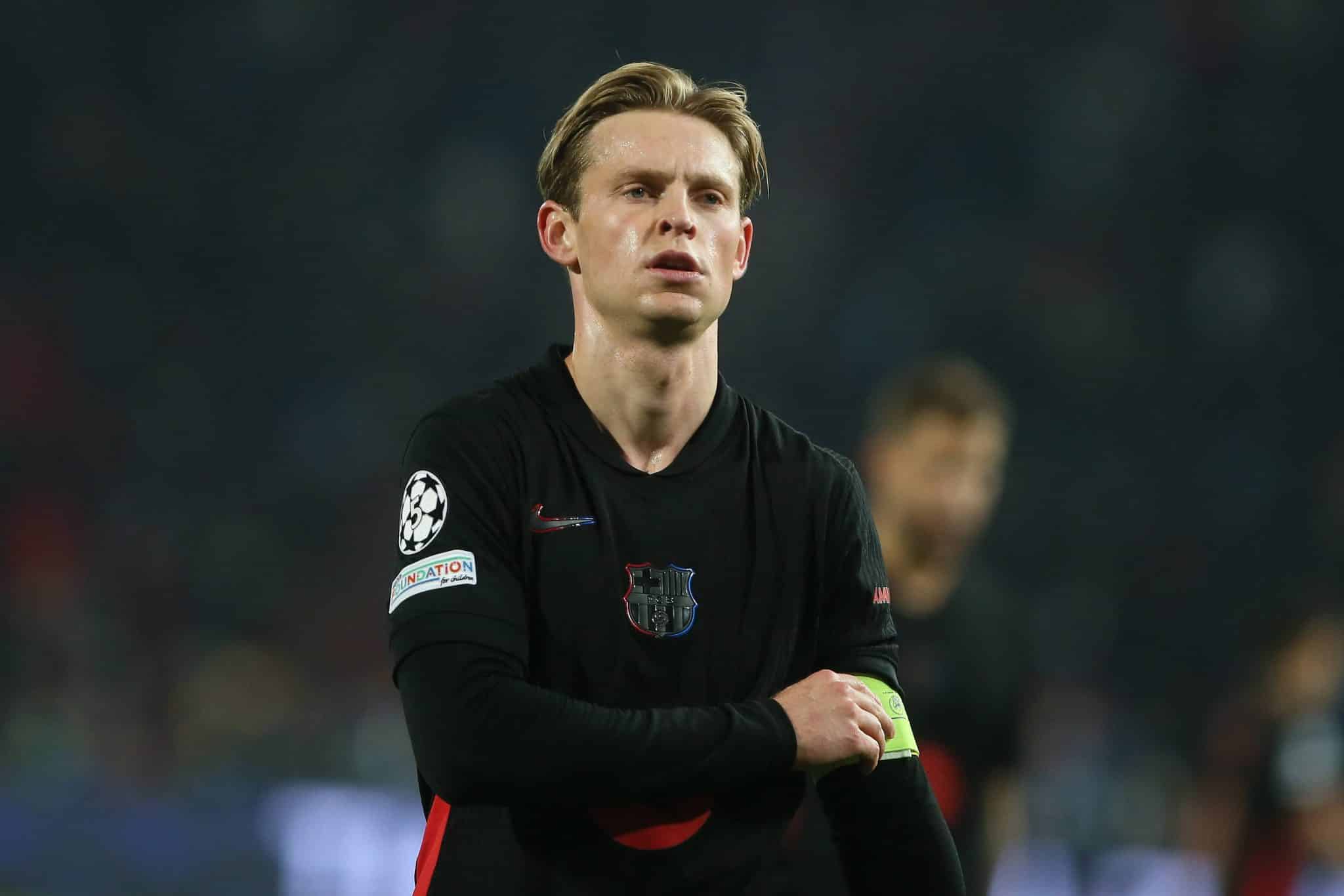 O meio-campista De Jong durante jogo do Barcelona