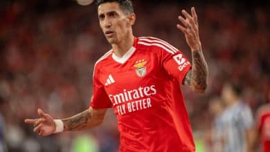 Chap&eacute;u, bicicleta e gol: Di Mar&iacute;a, aos 36 anos, joga no Benfica como se tivesse 18
