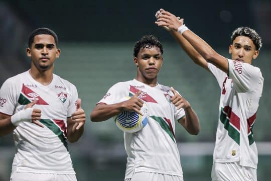 Fluminense cala o Allianz, vence Palmeiras e iguala maiores campe&otilde;es do Brasileir&atilde;o sub-17
