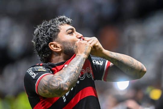 Gabigol sai por cima no Flamengo e lembra a trajet&oacute;ria de um tal Jorge Jesus