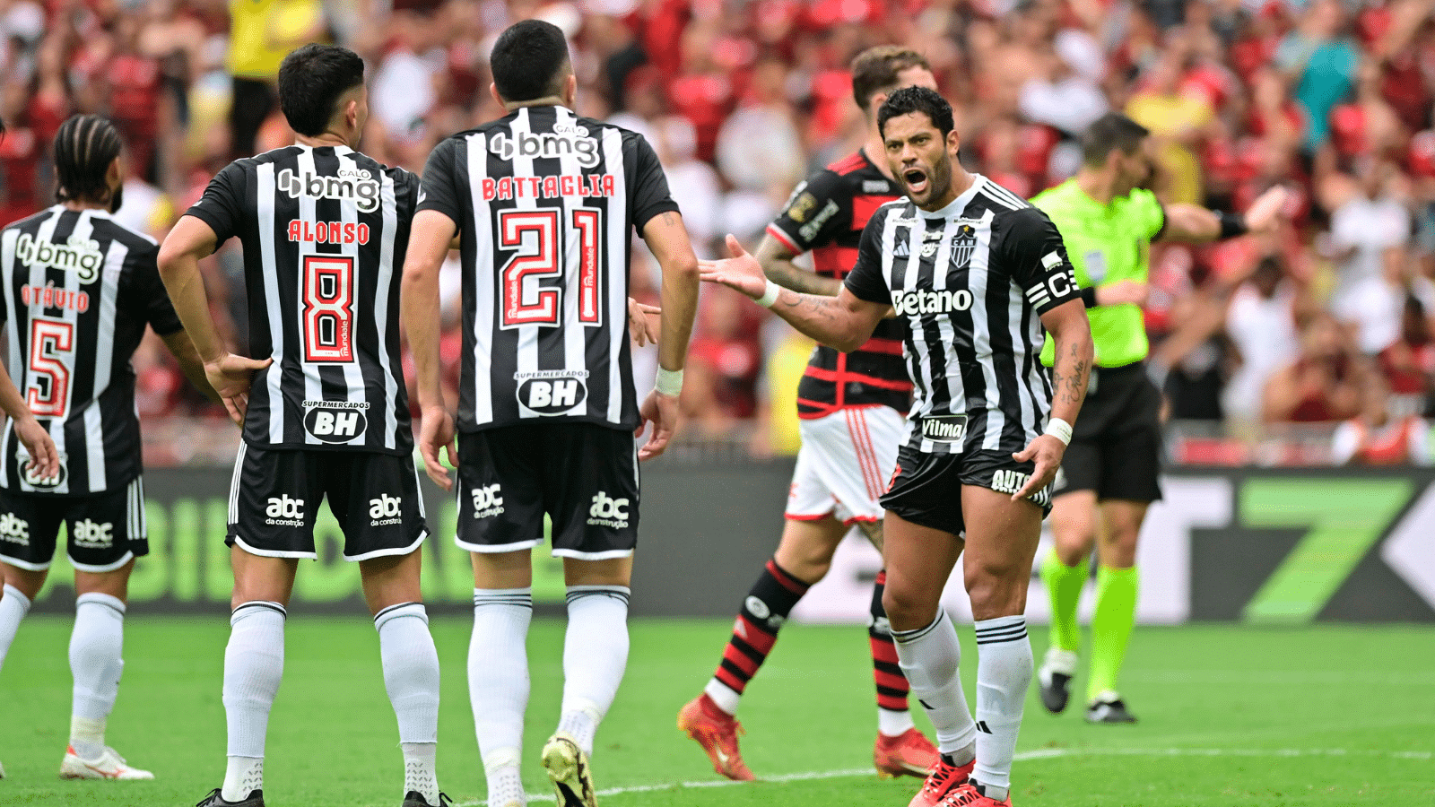 Atl&eacute;tico-MG esquece sua maior virtude nas Copas, mas gol improv&aacute;vel mant&eacute;m sonho vivo