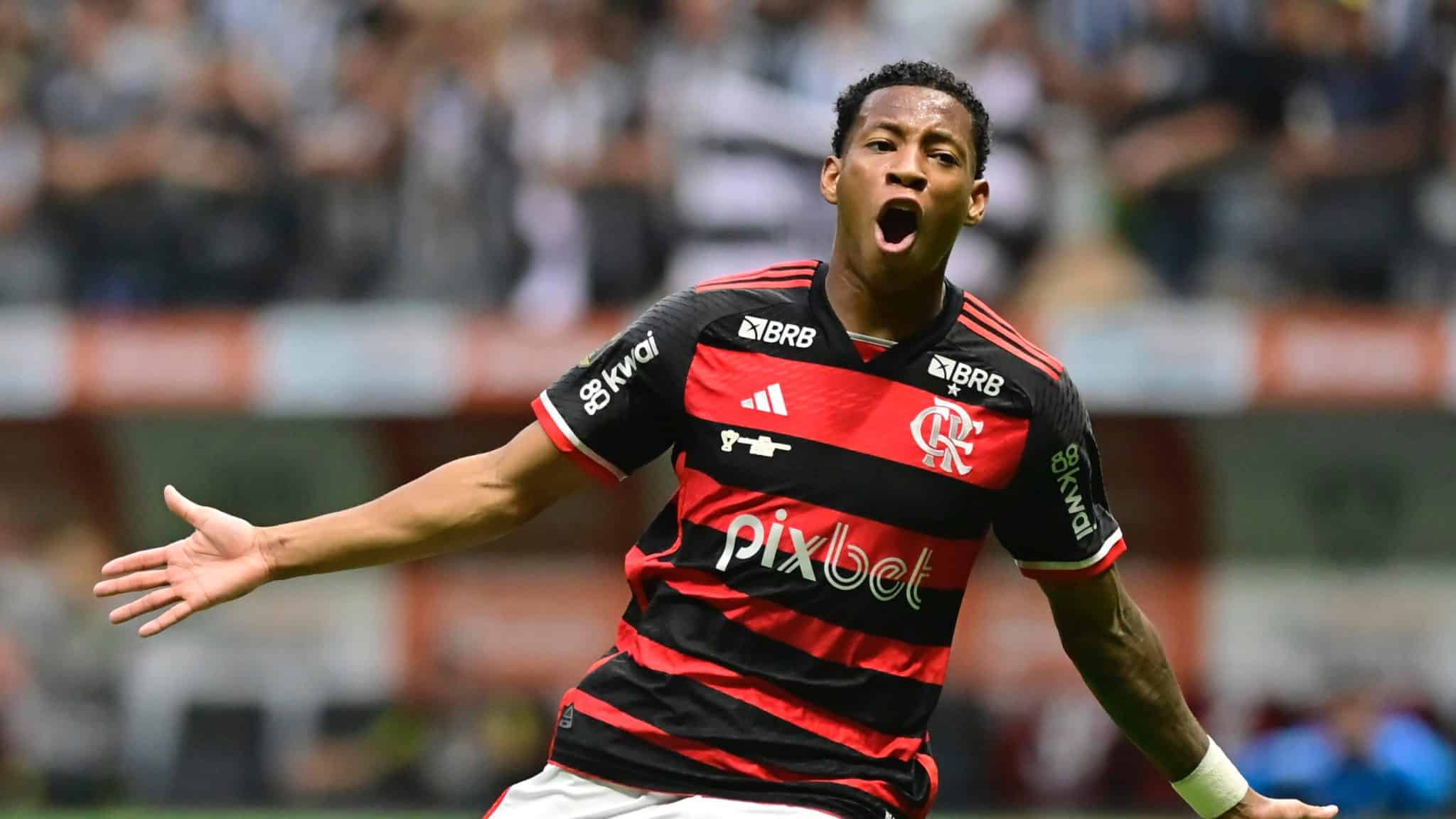 Gonzalo Plata comemora ap&oacute;s confirmar o t&iacute;tulo do Flamengo (Cr&eacute;dito: Eduardo Carmim/Photo Premium/Gazeta Press)