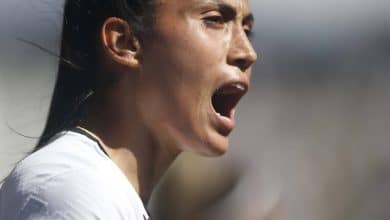 Multicampeã pelo Corinthians se envolve em acidente, atropela pedestre e é agredida