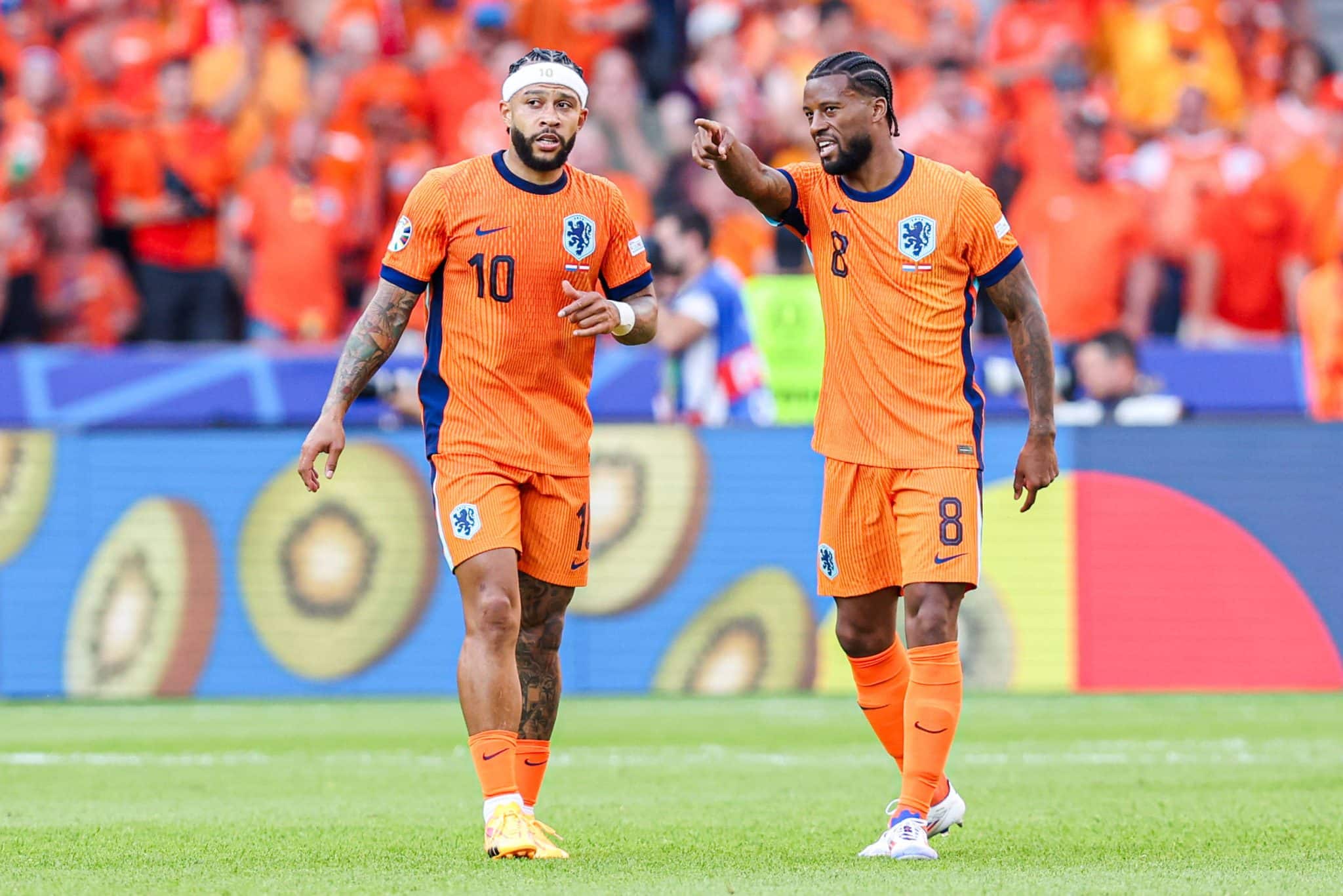 Wijnaldum e Memphis Depay