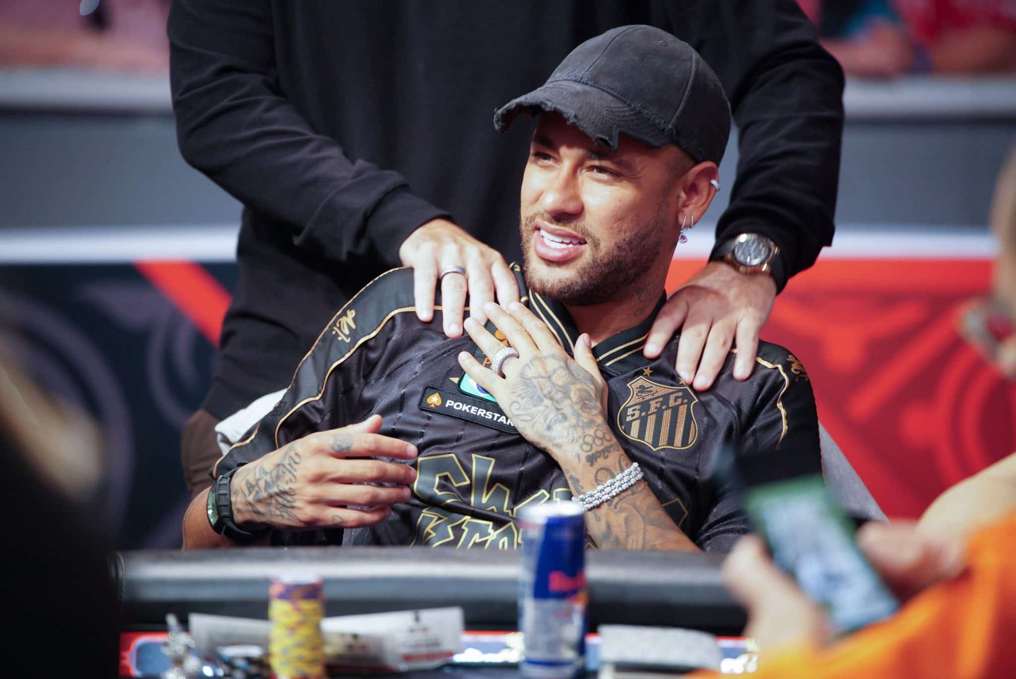 Por m&ecirc;s, Neymar &eacute; mais de 4 vezes mais caro do que o atual elenco do Santos inteiro