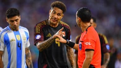 &lsquo;Tocava em Messi e era falta&rsquo;: Guerrero detona arbitragem ap&oacute;s derrota para Argentina