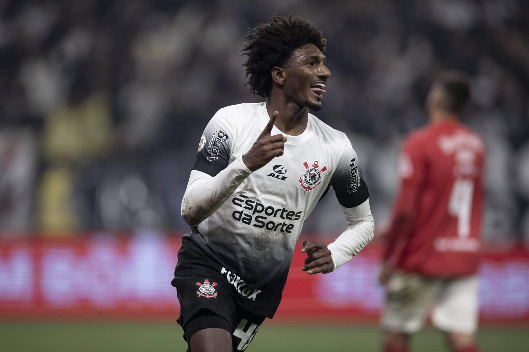 Com gatilho e estrat&eacute;gia antiga, Corinthians se aproxima de renova&ccedil;&atilde;o com Talles Magno