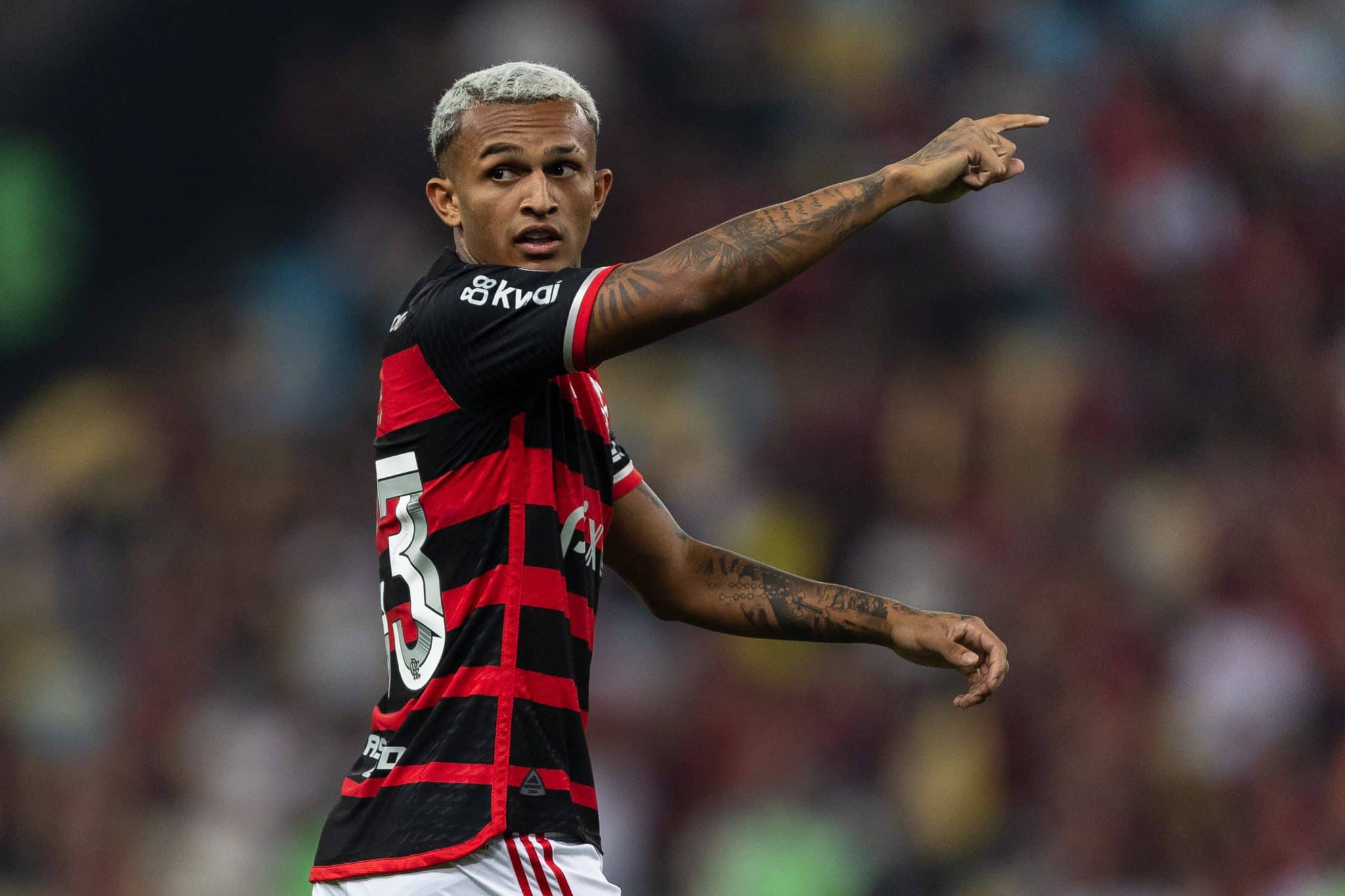 Wesley em a&ccedil;&atilde;o pelo Flamengo