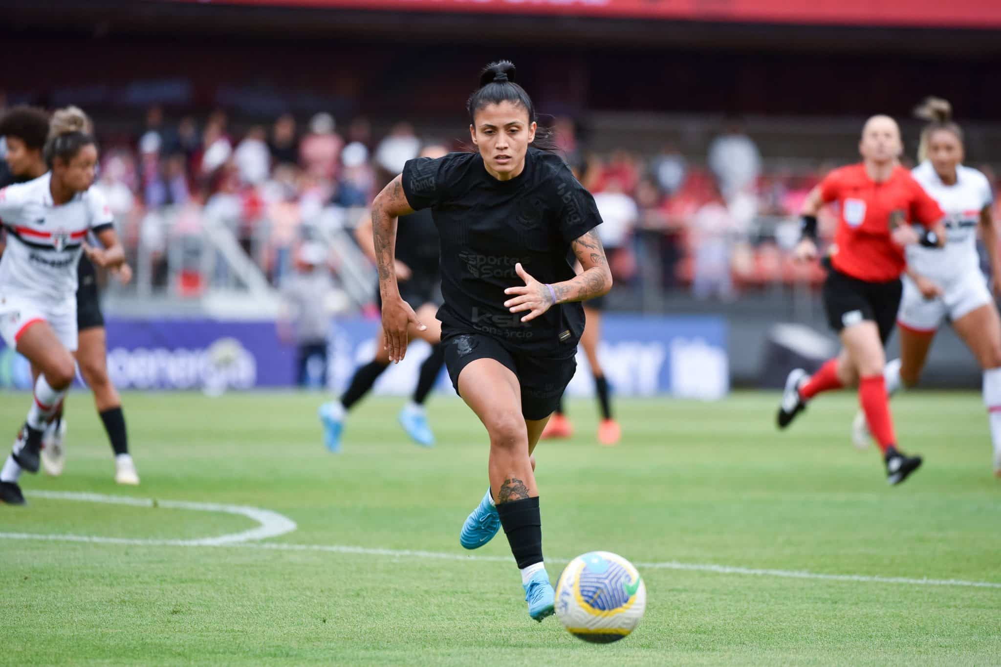 Jaqueline em ação pelo Corinthians