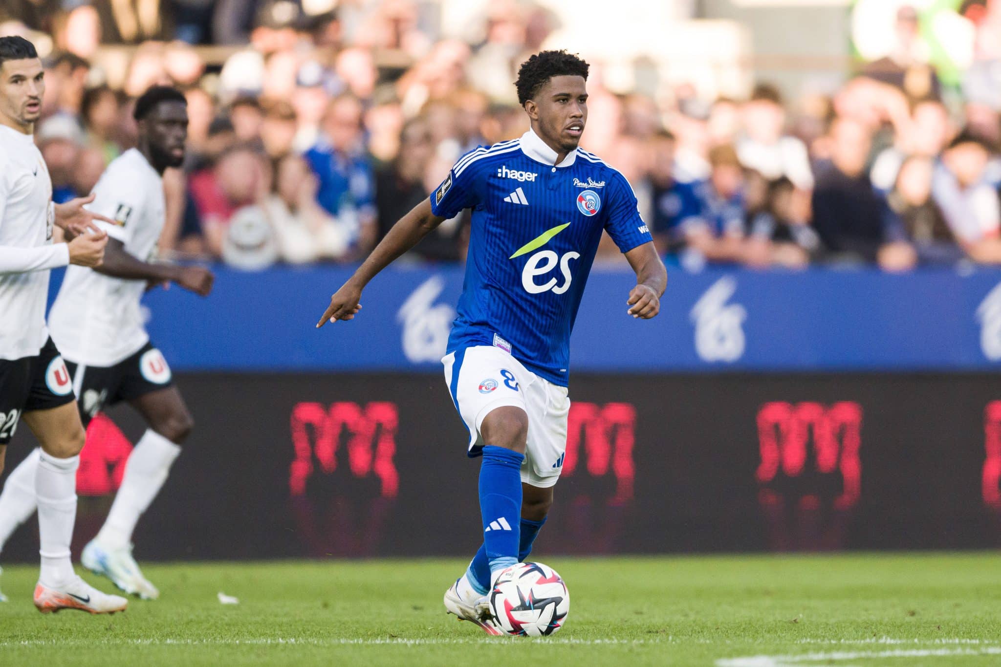 Andrey Santos ter&aacute; chances no Chelsea? T&eacute;cnico avalia situa&ccedil;&atilde;o do brasileiro