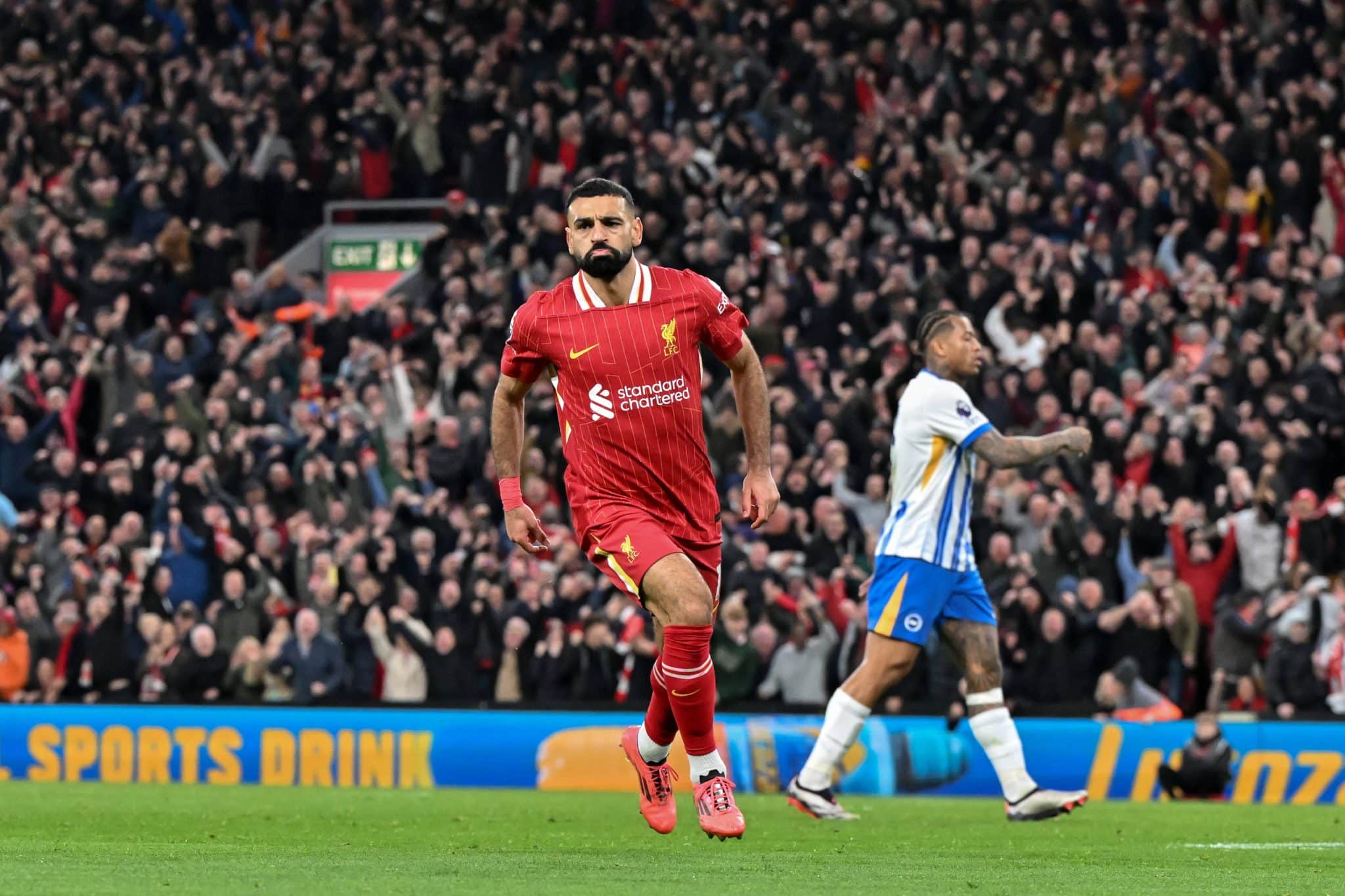 Salah celebra mais um gol pelo Liverpool