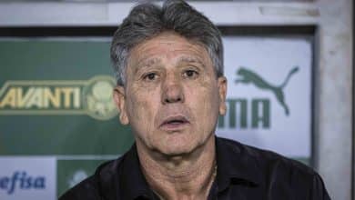 Grêmio aposta alto, perde para o Palmeiras e Renato adia cumprimento de promessa