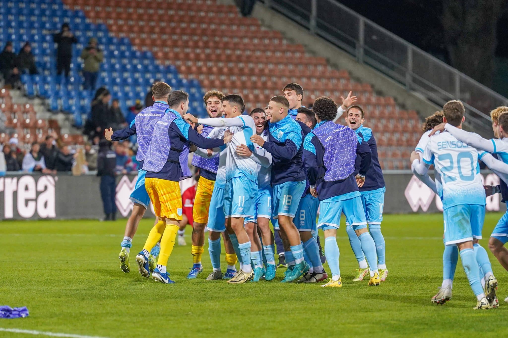 Foto: (Imago) - San Marino celebra vit&oacute;ria sobre Liechtenstein e acesso in&eacute;dito ao Grupo C da Nations League