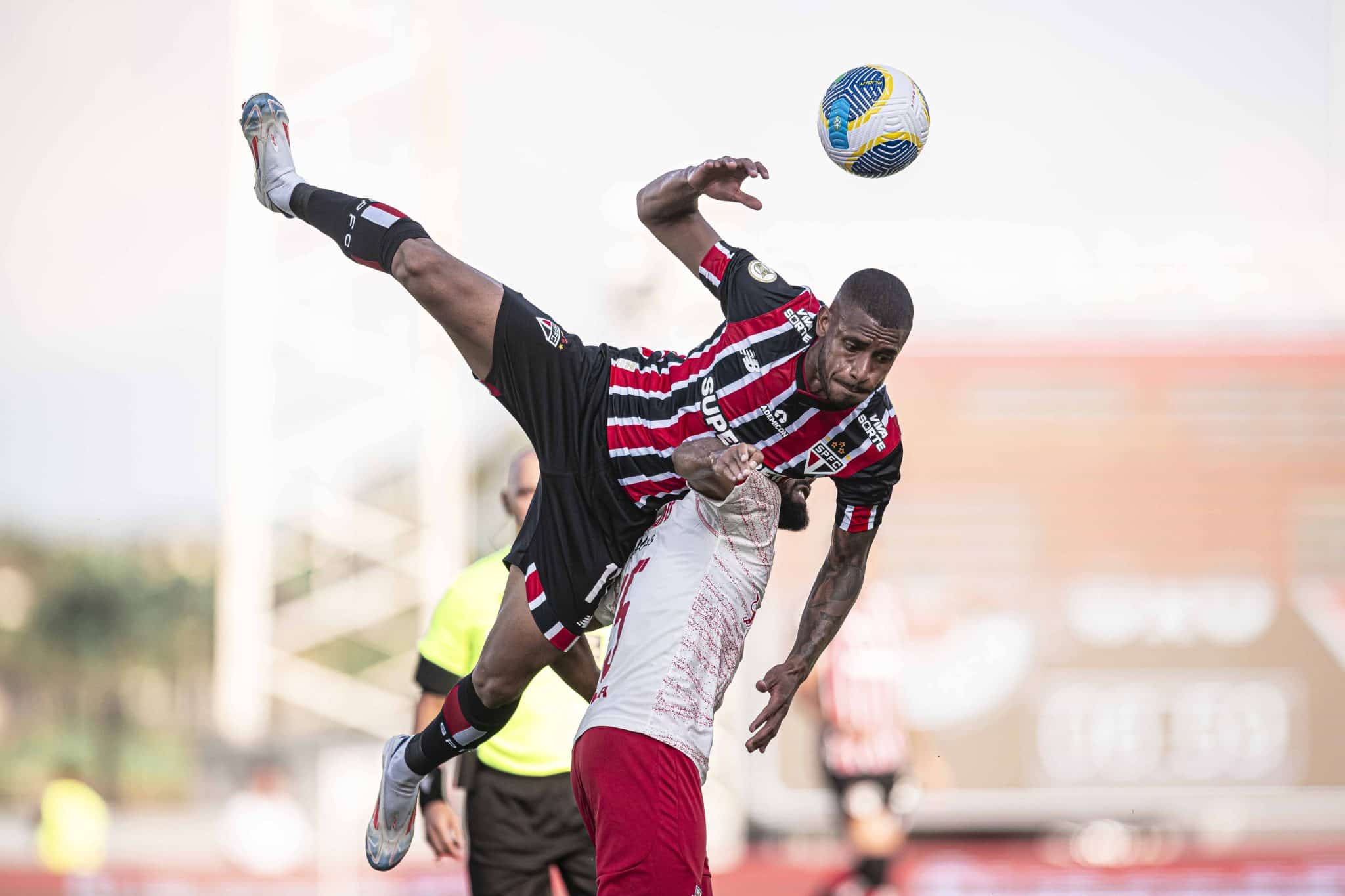 S&atilde;o Paulo joga pouco contra rival em crise