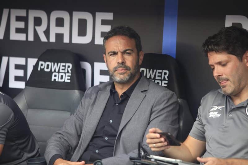 Artur Jorge explica como o Botafogo conquistou a Libertadores com um jogador a menos