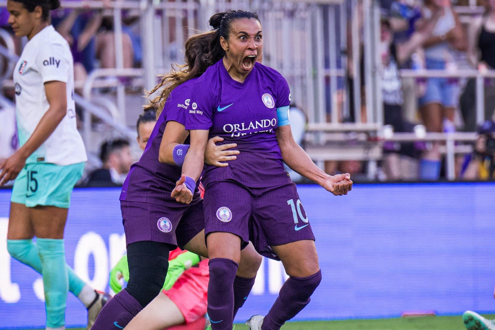 Marta prova mais uma vez ser a Rainha e marca gol de placa para levar Orlando &agrave; final da NWSL