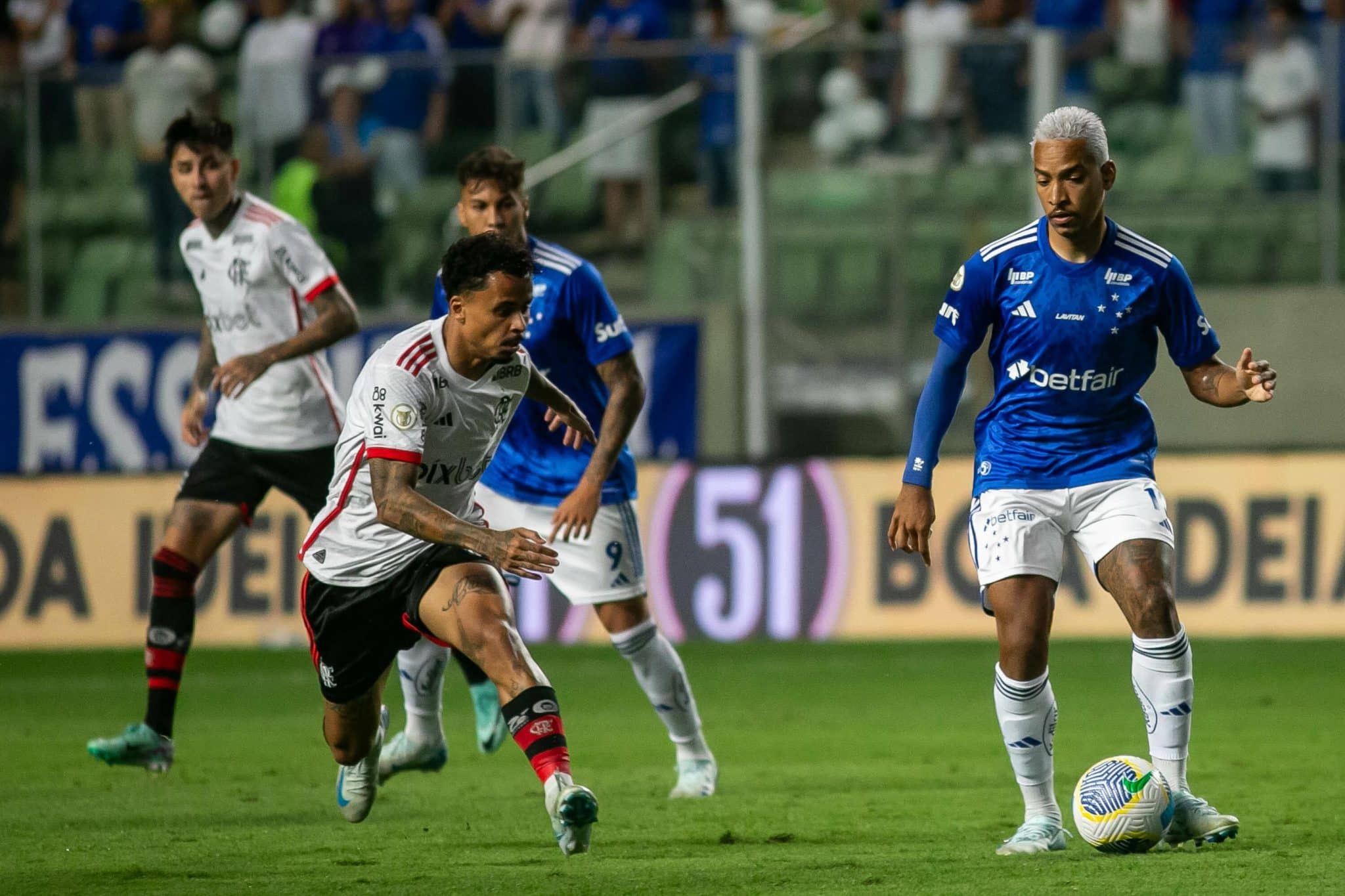 Cruzeiro: Matheus Pereira diz que &lsquo;n&atilde;o entendeu substitui&ccedil;&atilde;o&rsquo; de Diniz, mas nega insatisfa&ccedil;&atilde;o