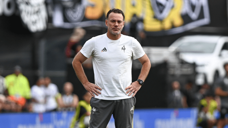 Milito se diz responsável por Atlético-MG não ter aproveitado ‘oportunidade imemorável’