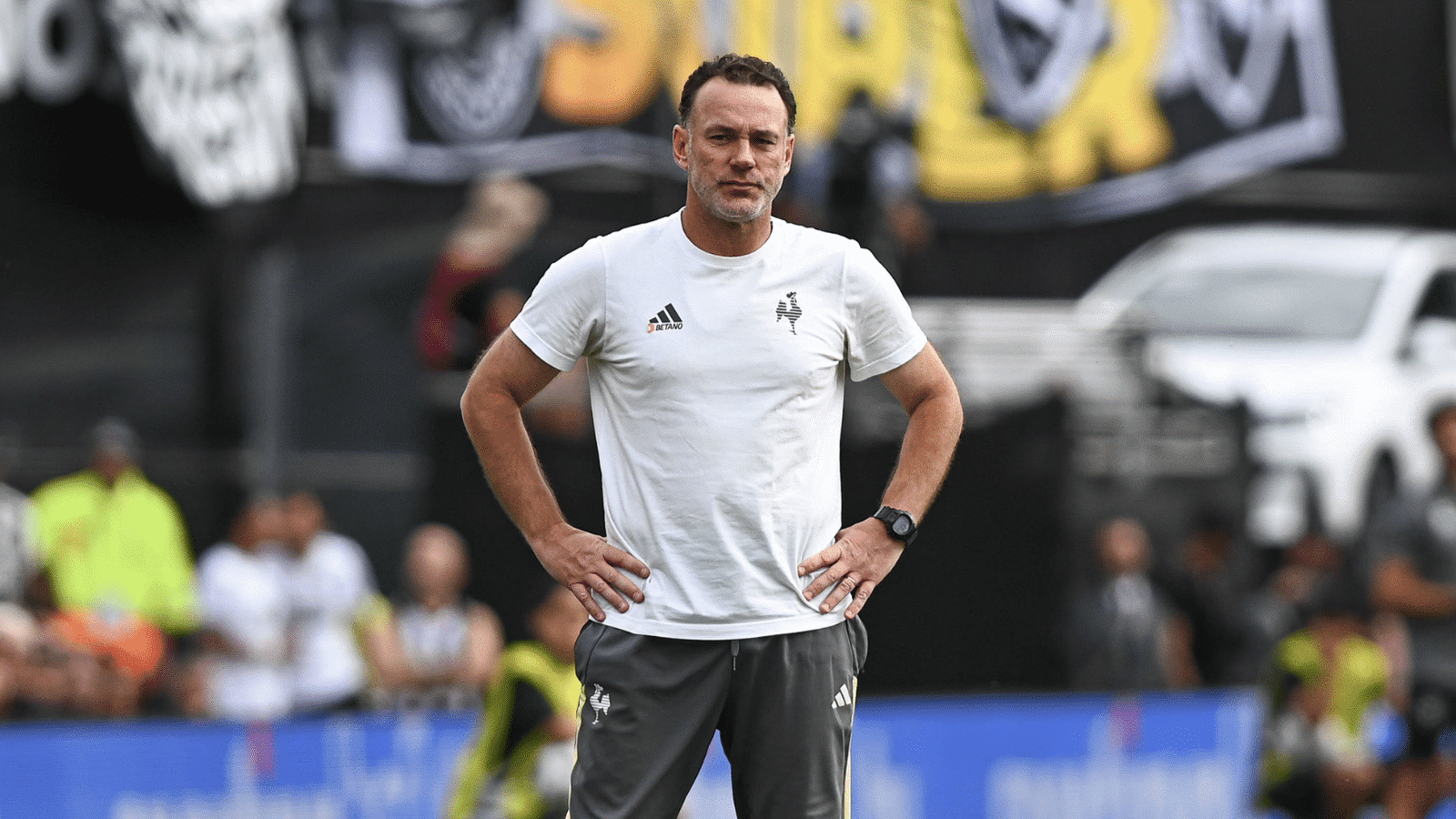 Milito se diz respons&aacute;vel por Atl&eacute;tico-MG n&atilde;o ter aproveitado &lsquo;oportunidade imemor&aacute;vel&rsquo;