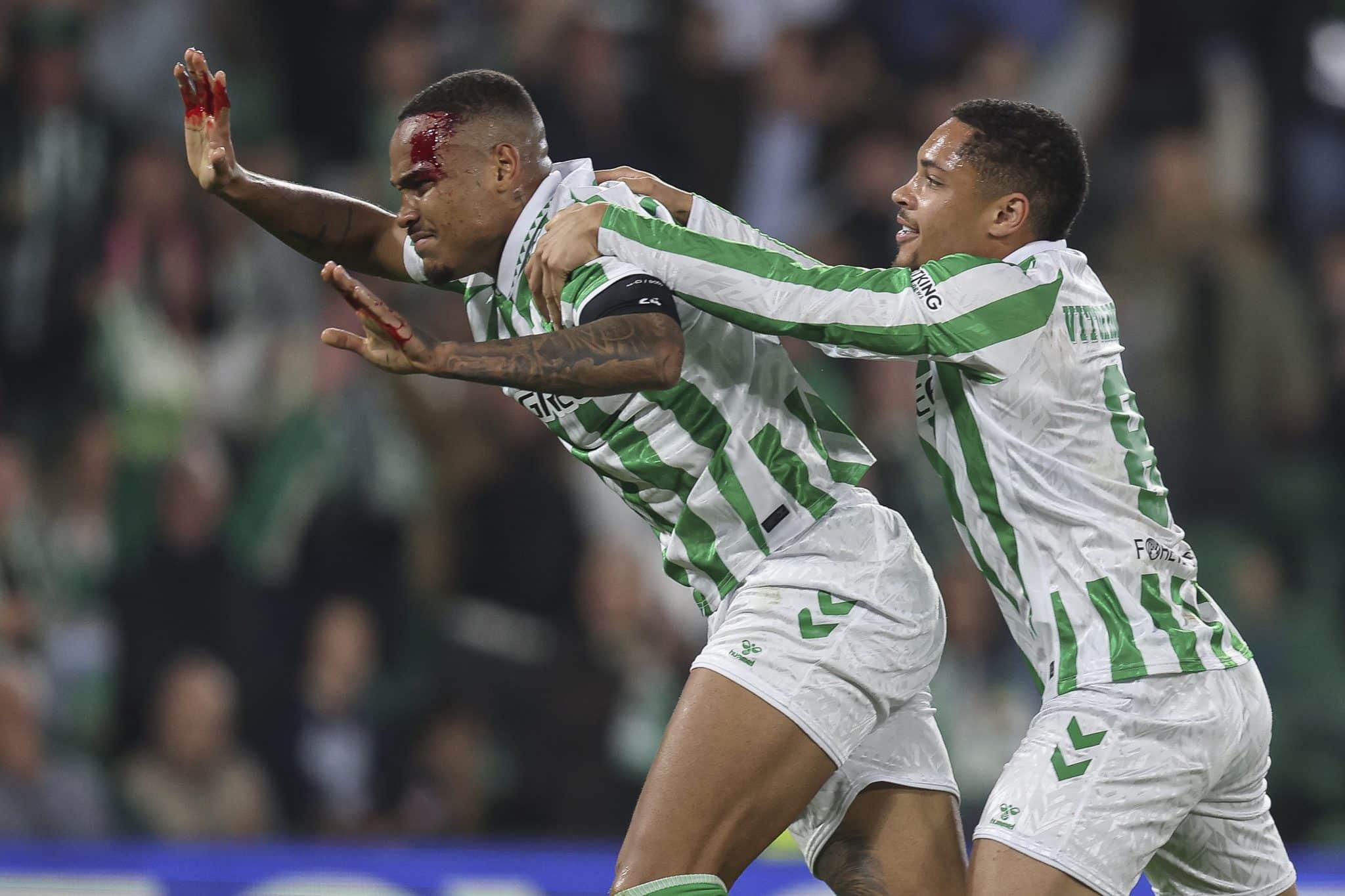 Vitor Roque come&ccedil;a na reserva e ex-Flamengo vai &agrave;s redes em vit&oacute;ria do Betis